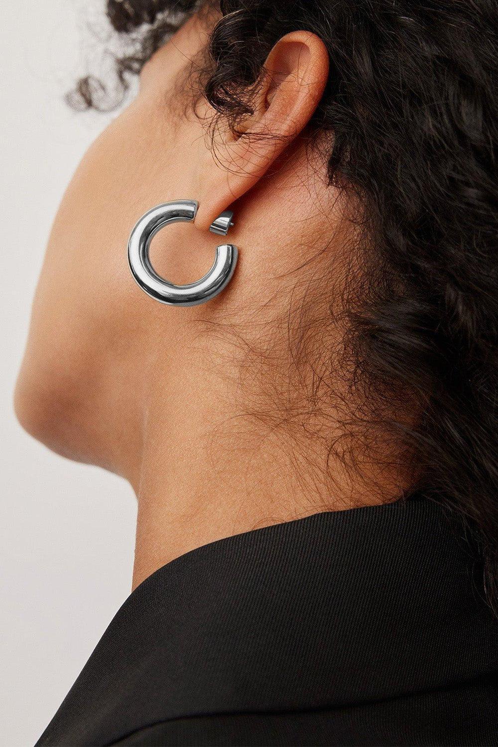 Samira Huggie Earrings - Silver - 1in-SILVER-JEWELRYBOUTIQUEEARRING-JENNIFER FISHER