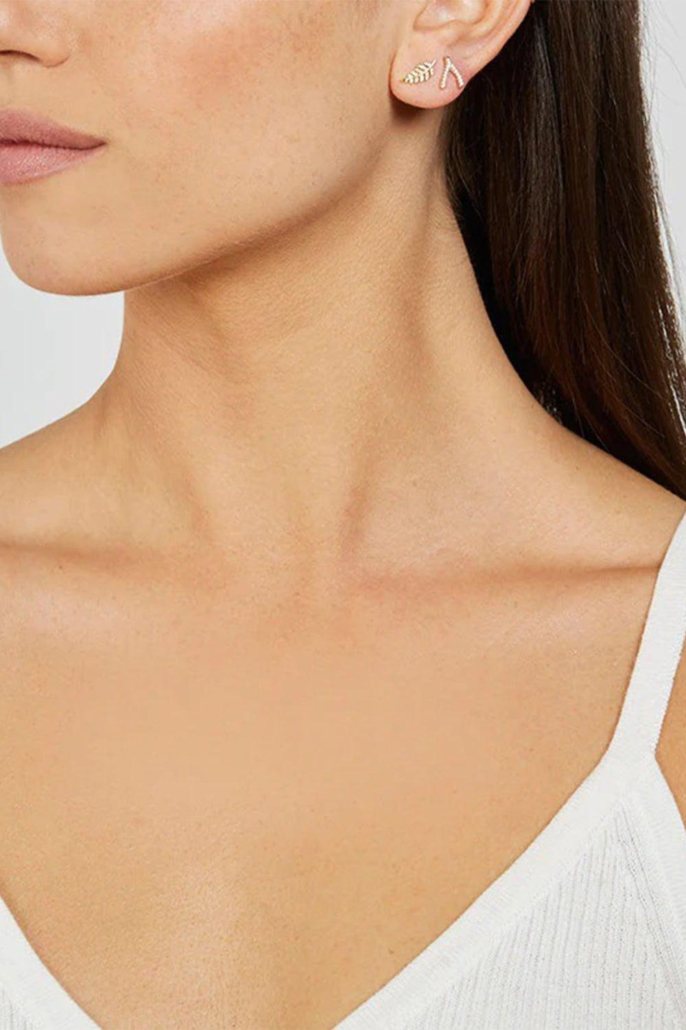 JENNIFER MEYER-Mini Diamond Leaf Studs-YELLOW GOLD