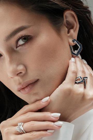 KAVANT & SHARART-Origami Link No. 5 Blue Sapphire Earrings-WHITE GOLD