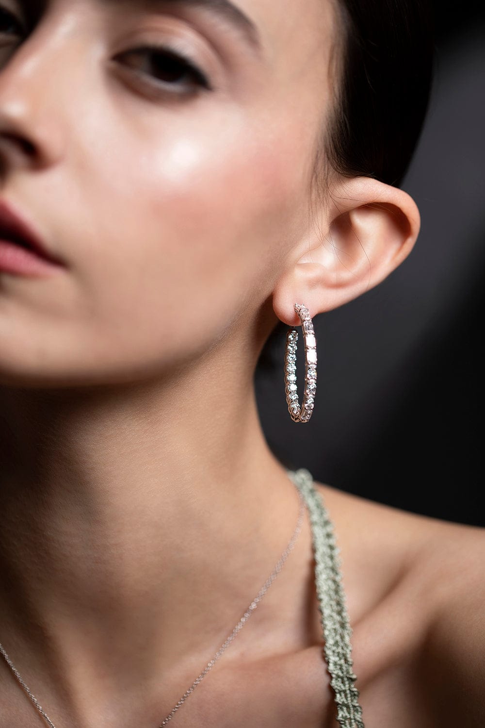 KWIAT-Ashoka Round Diamond Hoop Earrings-WHITE GOLD