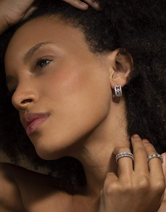 KWIAT-Jasmine Diamond Huggie Earrings-WHITE GOLD