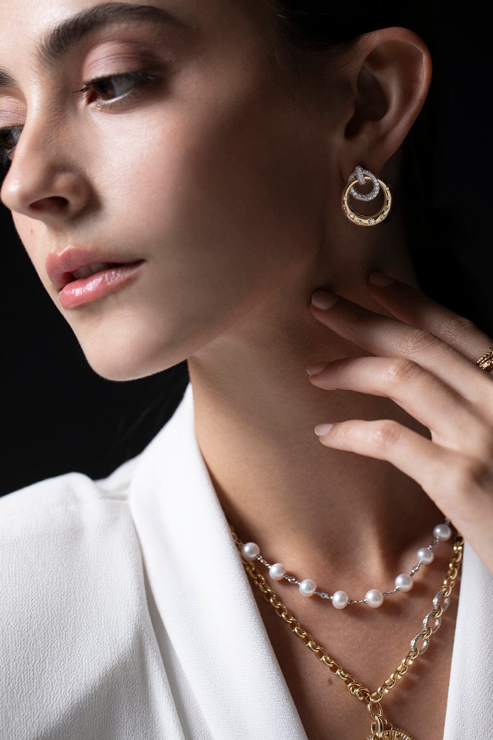 KWIAT-Cobblestone Interlock Earrings-YELLOW GOLD