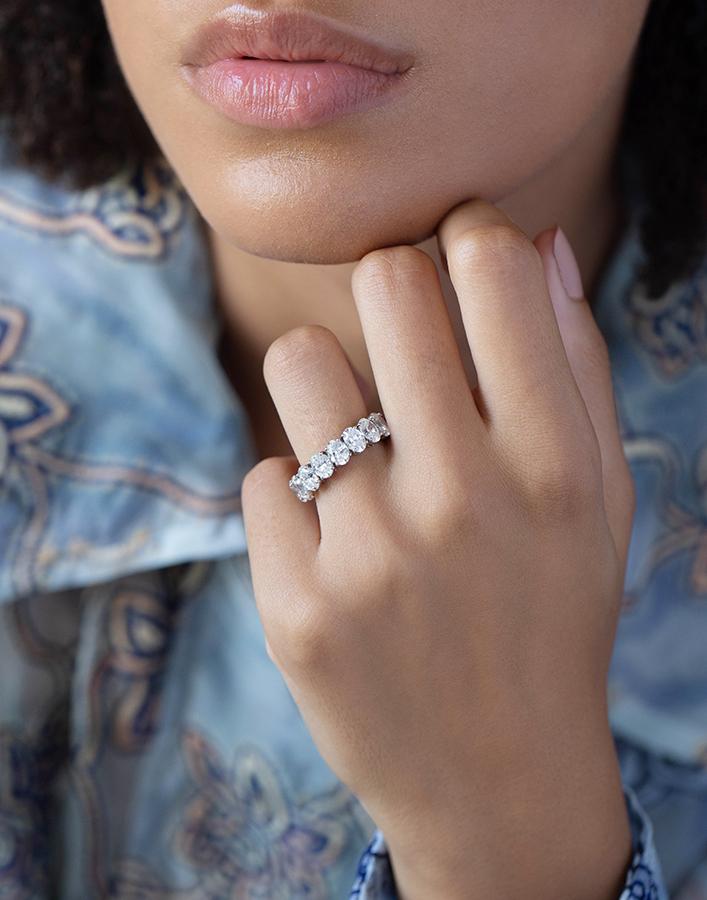 KWIAT-Oval Diamond Etenity Band-PLATINUM