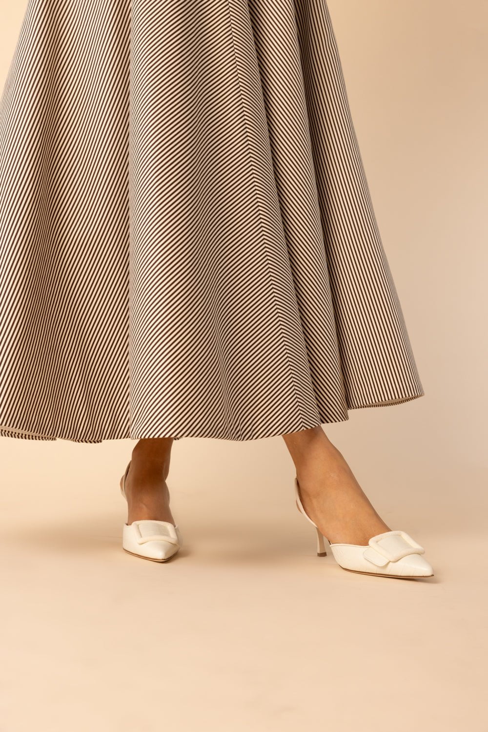 Maysli Slingback Pump - Light Cream Croc | MANOLO BLAHNIK