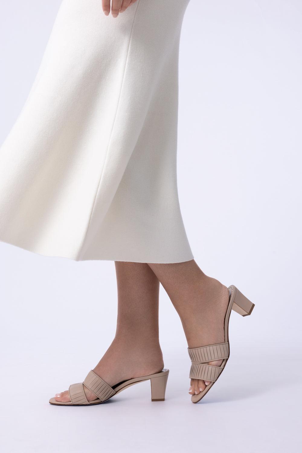 Lusinamu Sandal 50-CREAM-35.5-SHOESANDAL-MANOLO BLAHNIK