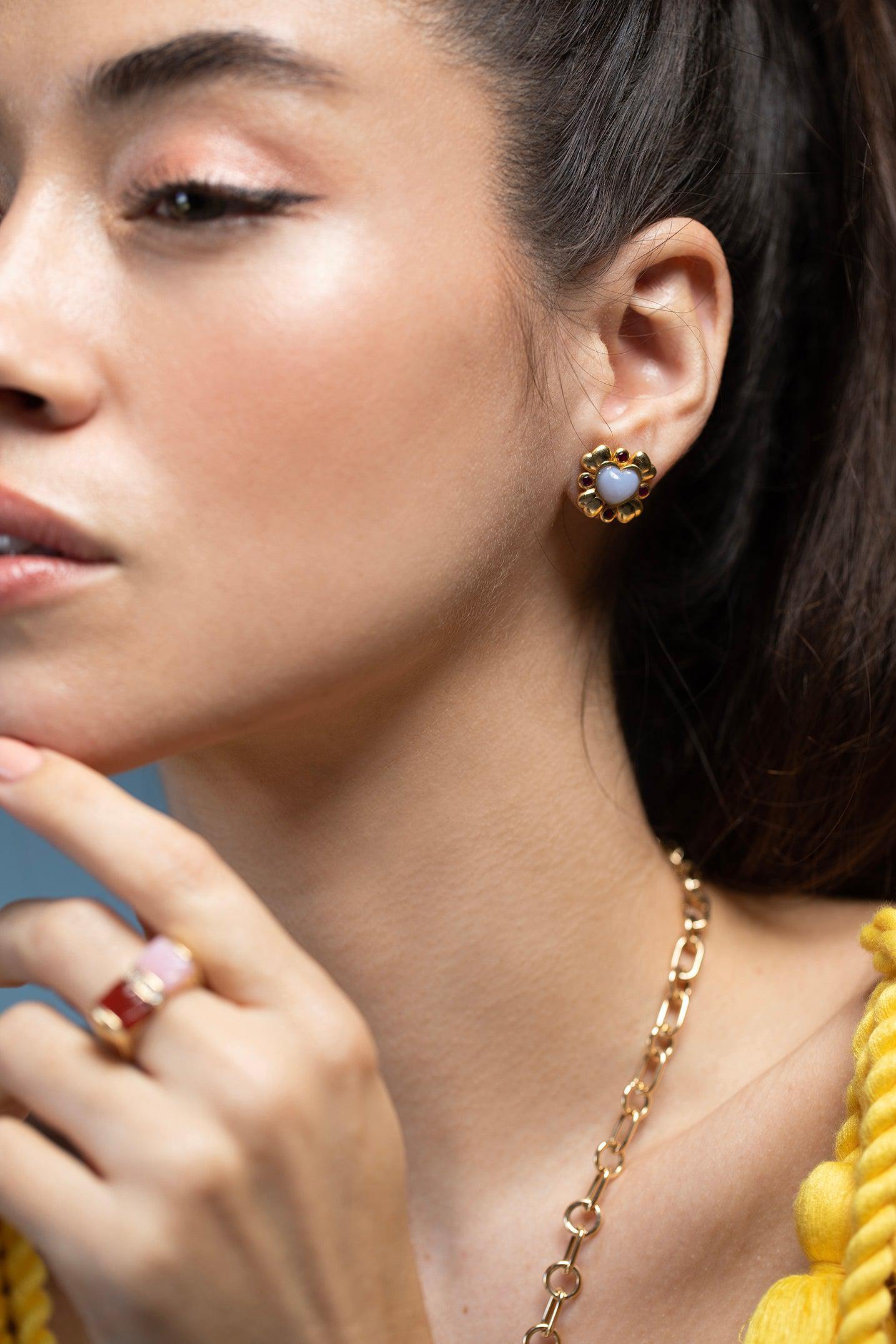 MASON & BOOKS-Blooming Heart Stud Earrings-YELLOW GOLD