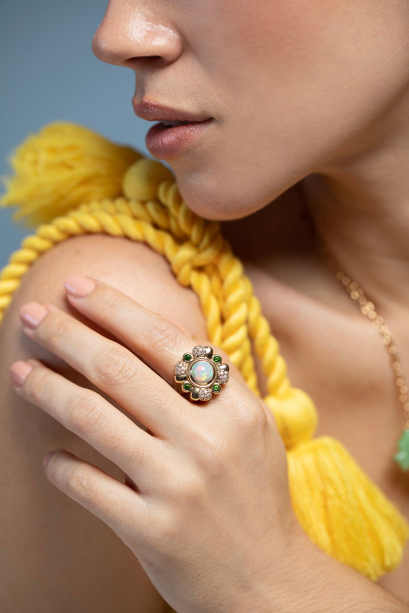 MASON & BOOKS-Blooming Love Ring-YELLOW GOLD