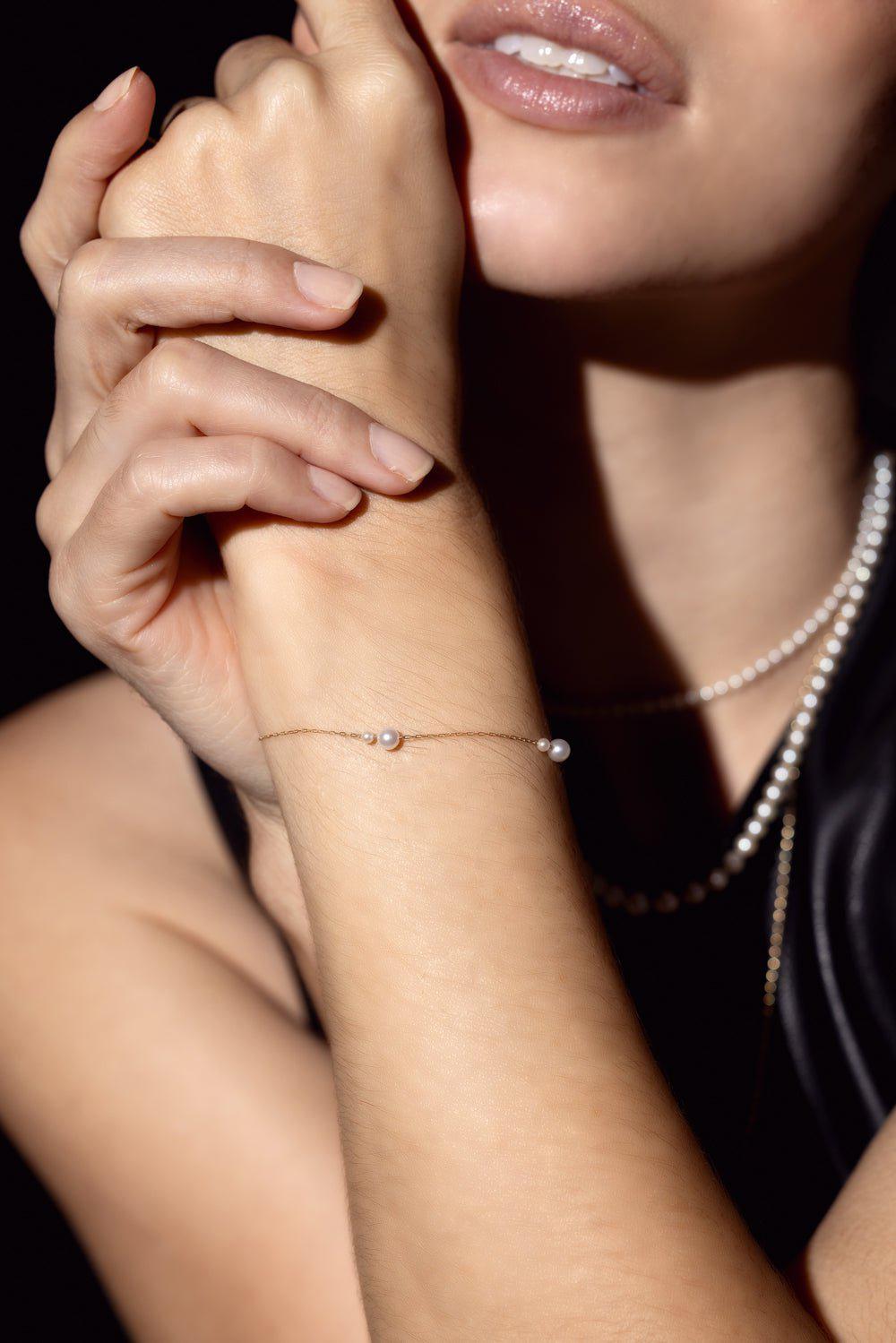 MIZUKI-Kissing Pearl Bracelet-YELLOW GOLD