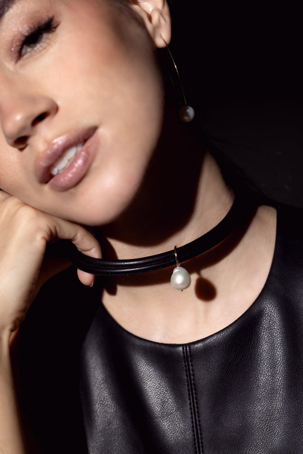 Pearl choker leather in stores deals