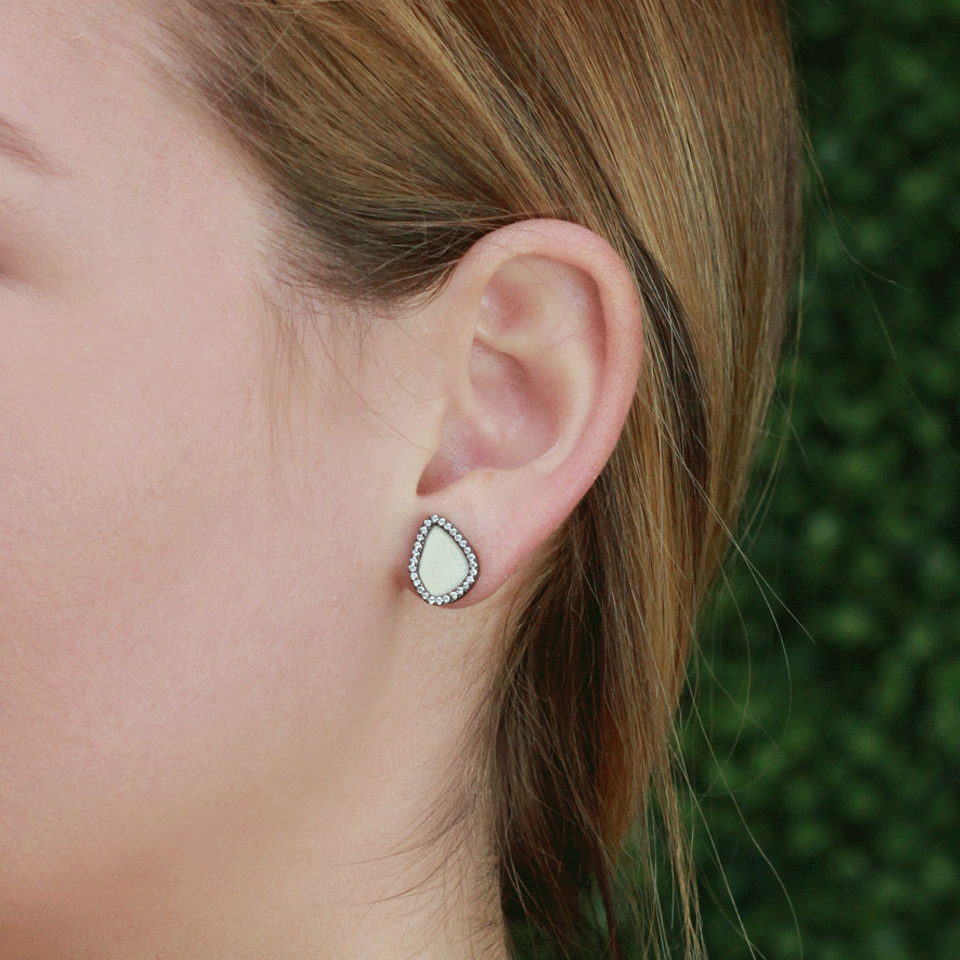 MONIQUE PEAN-Fossilized Woolly Mammoth Slice Stud Earrings-WHITE GOLD