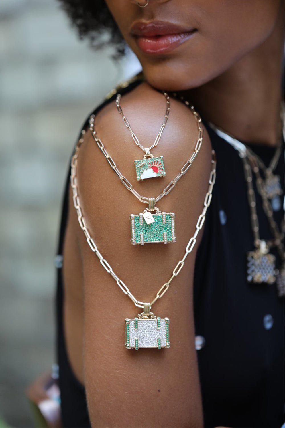 NEVERNOT-Small Emerald Weekend Trip Suitcase Necklace-YELLOW GOLD