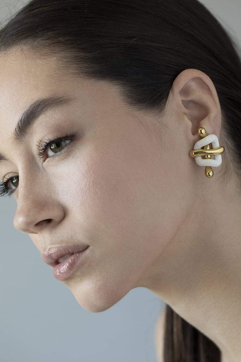 NICHOLAS VARNEY-Carved Cocholong Ribbon Earrings-YELLOW GOLD