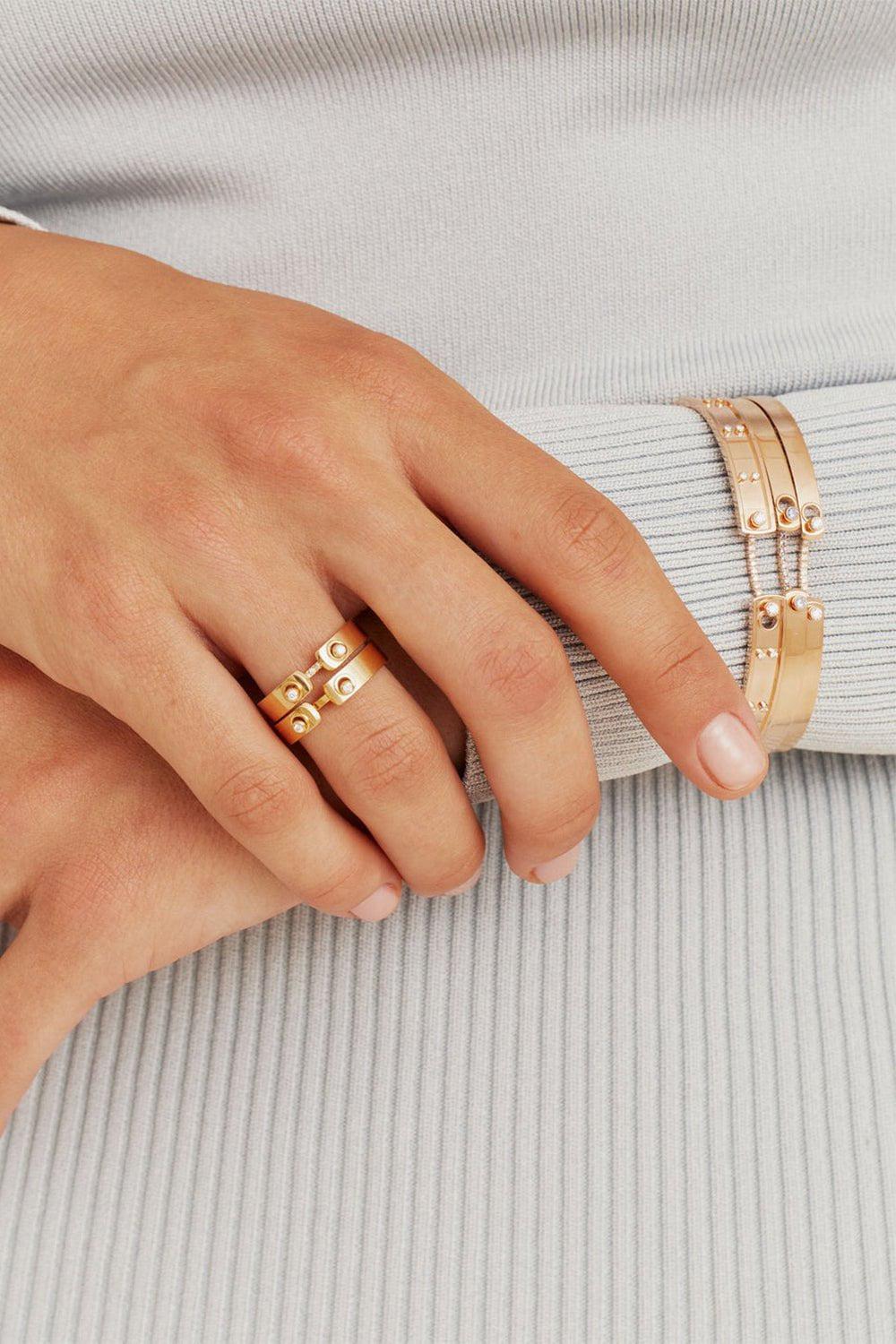 NOUVEL HERITAGE-Baby Blue Mood Bangle-YELLOW GOLD