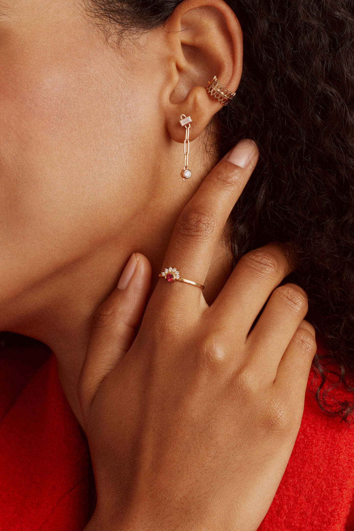 NOUVEL HERITAGE-Baguette Round Earrings-YELLOW GOLD