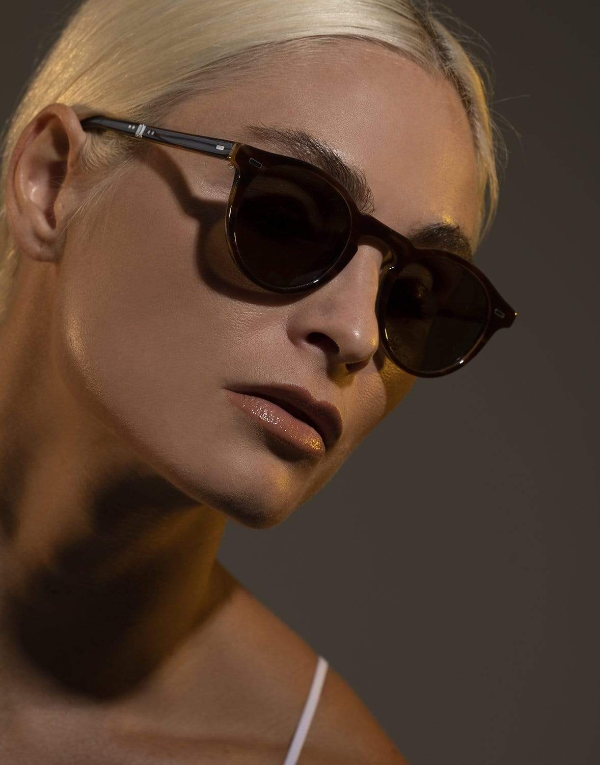 OLIVER PEOPLES-Amaretto Striped Honey Gregory Peck 1962 Sunglasses-HONEY