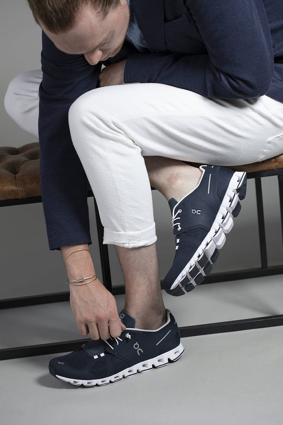 Men's Cloud Running Shoe - Navy/White