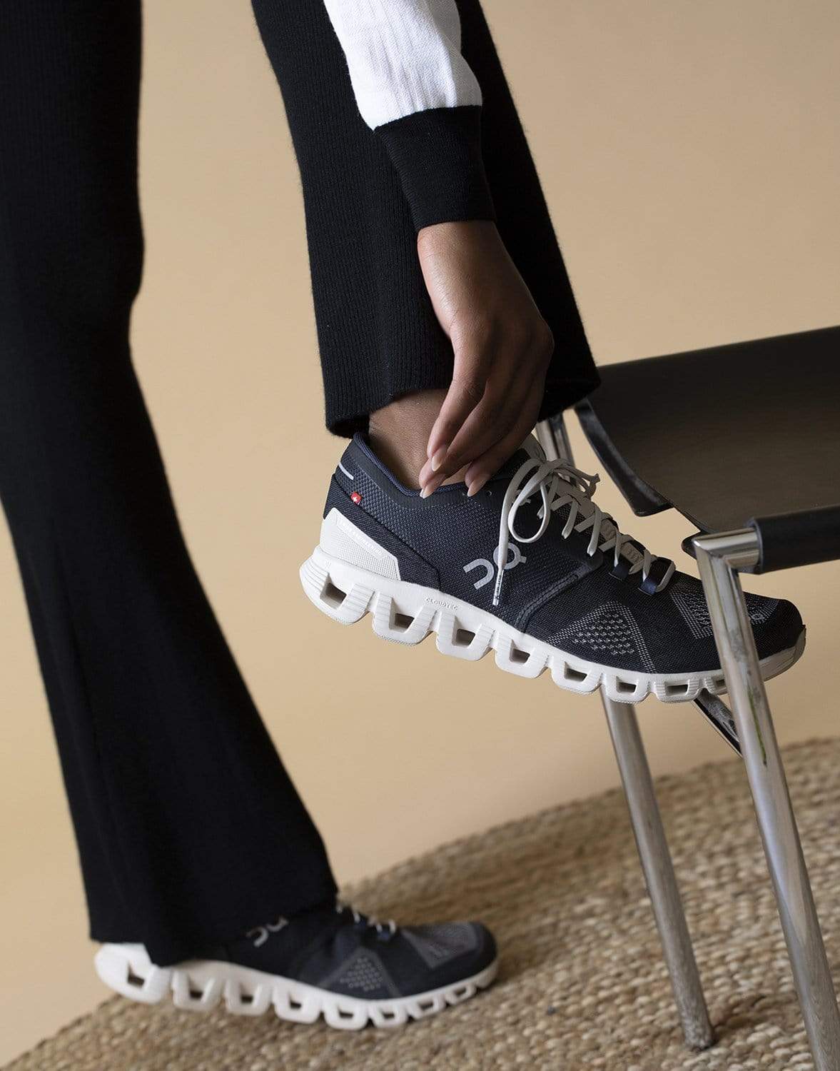 ON RUNNING-Cloud X Running Shoe - Black/Pearl-