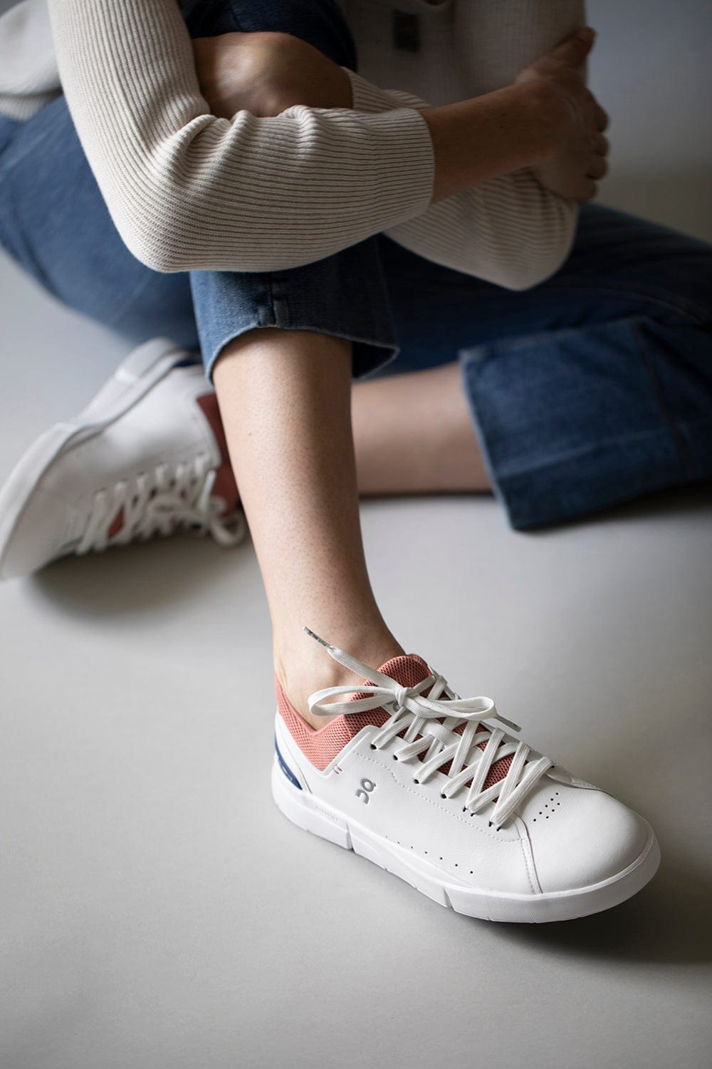 ON RUNNING-The Roger Advantage Sneaker - Dusty Rose-