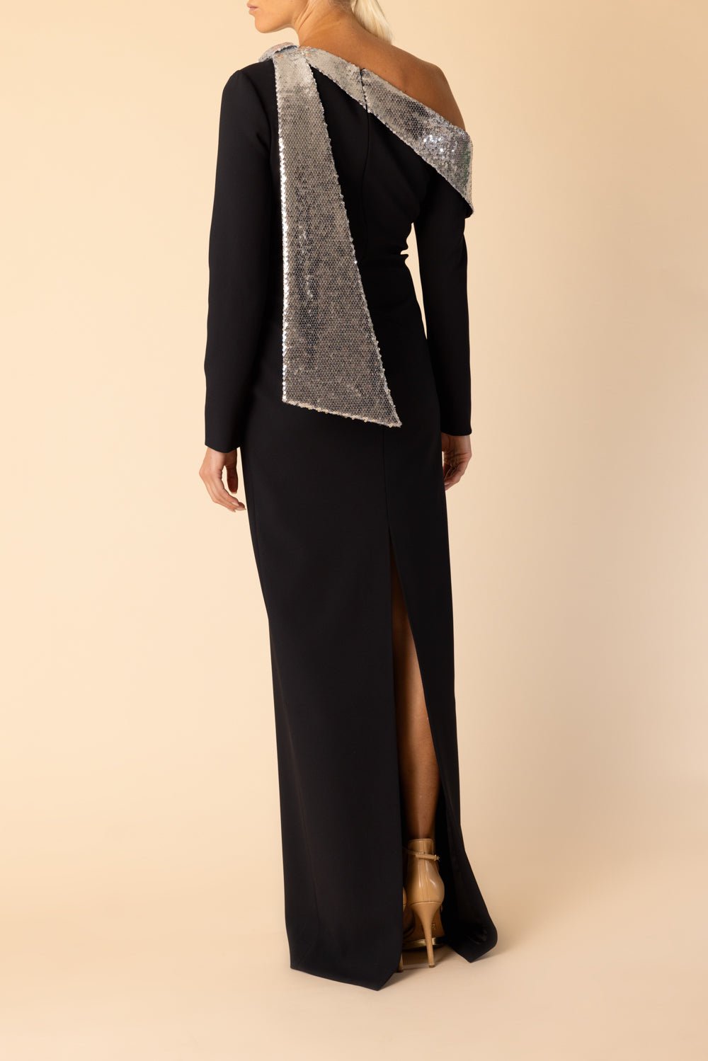 PAMELLA ROLAND-Contrast Neckline Gown-