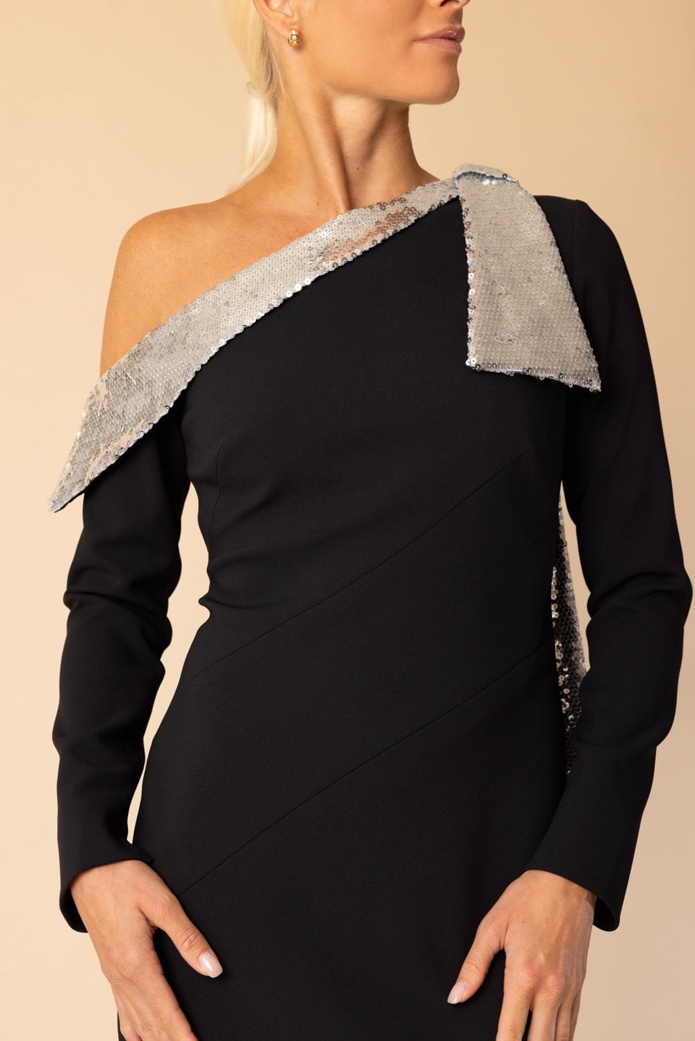 PAMELLA ROLAND-Contrast Neckline Gown-