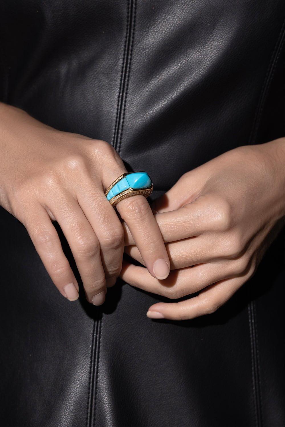 PIRANESI-Sugarloaf Turquoise Ring-YELLOW GOLD