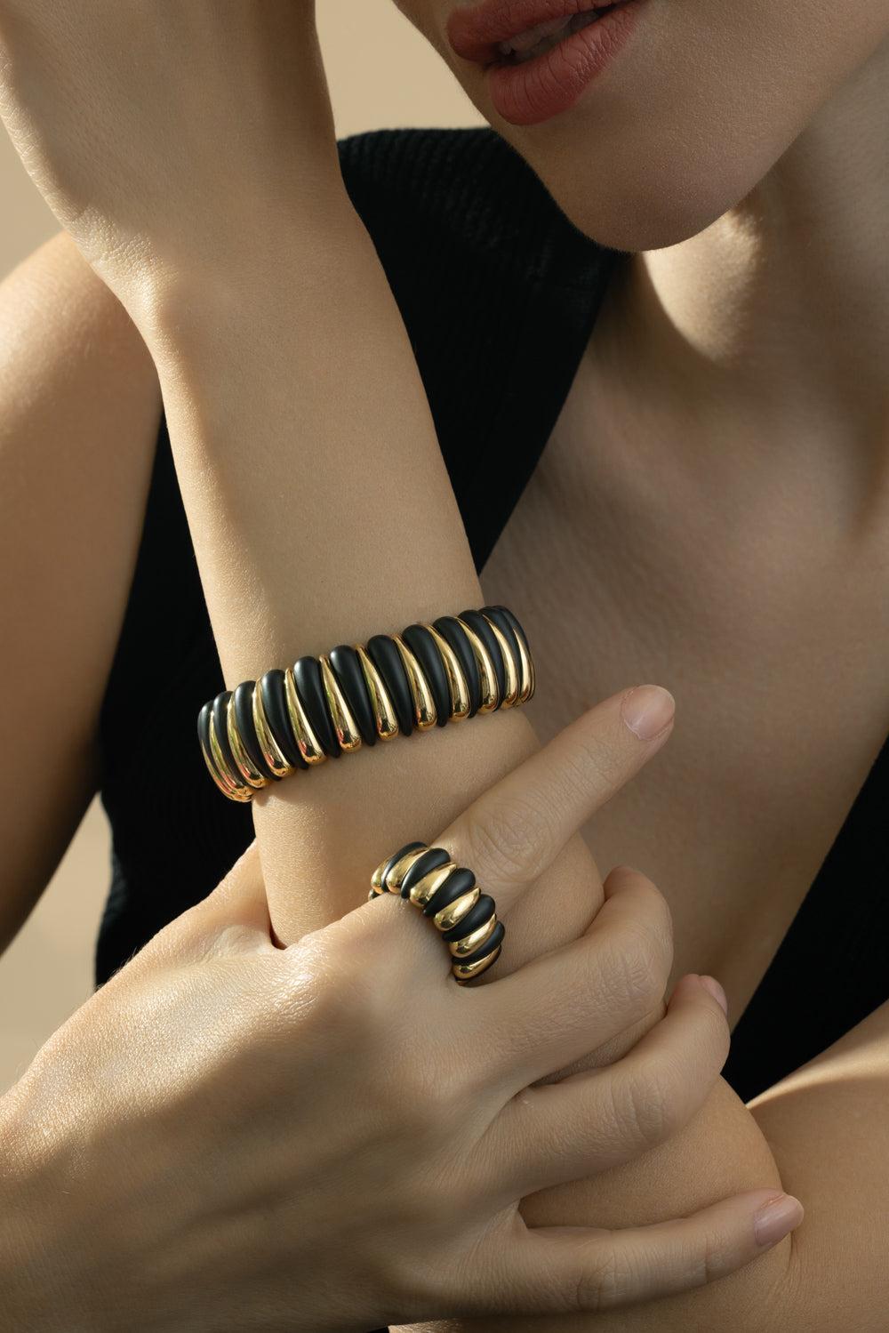 Small Alternating Black Ceramic Artiglio Stretch Bracelet-YELLOW GOLD-JEWELRYFINE JEWELBRACELET O-ROBERTO DEMEGLIO
