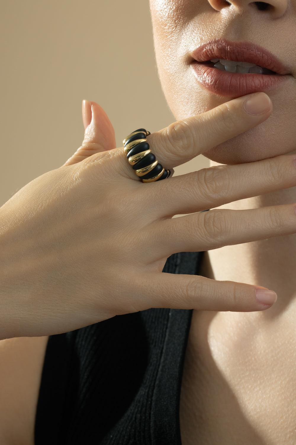 Alternating Matte Black Ceramic Artiglio Stretch Ring-YELLOW GOLD-7-JEWELRYFINE JEWELRING-ROBERTO DEMEGLIO