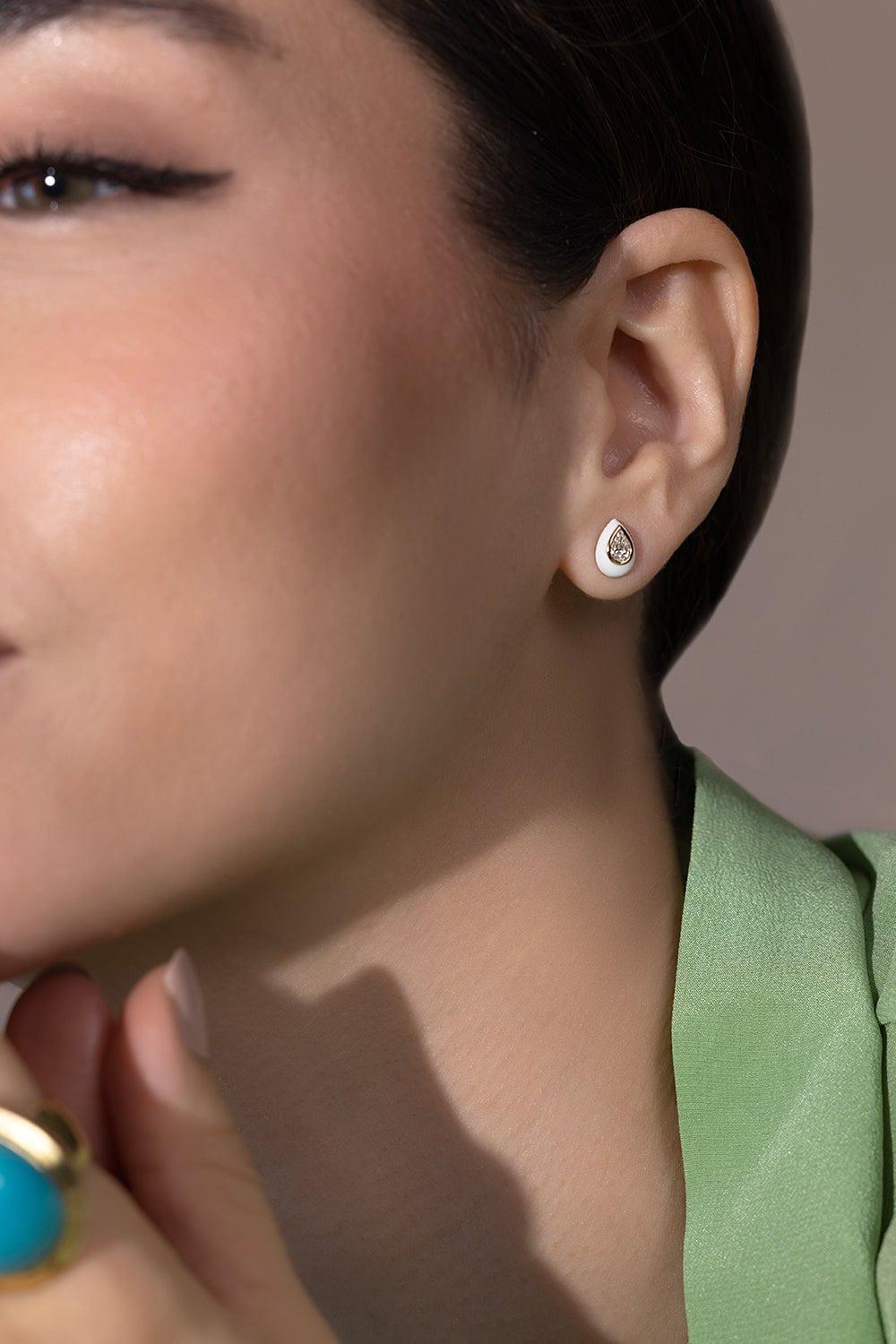 ROBINSON PELHAM-White Enamel Spock Medium Stud Earring-YELLOW GOLD