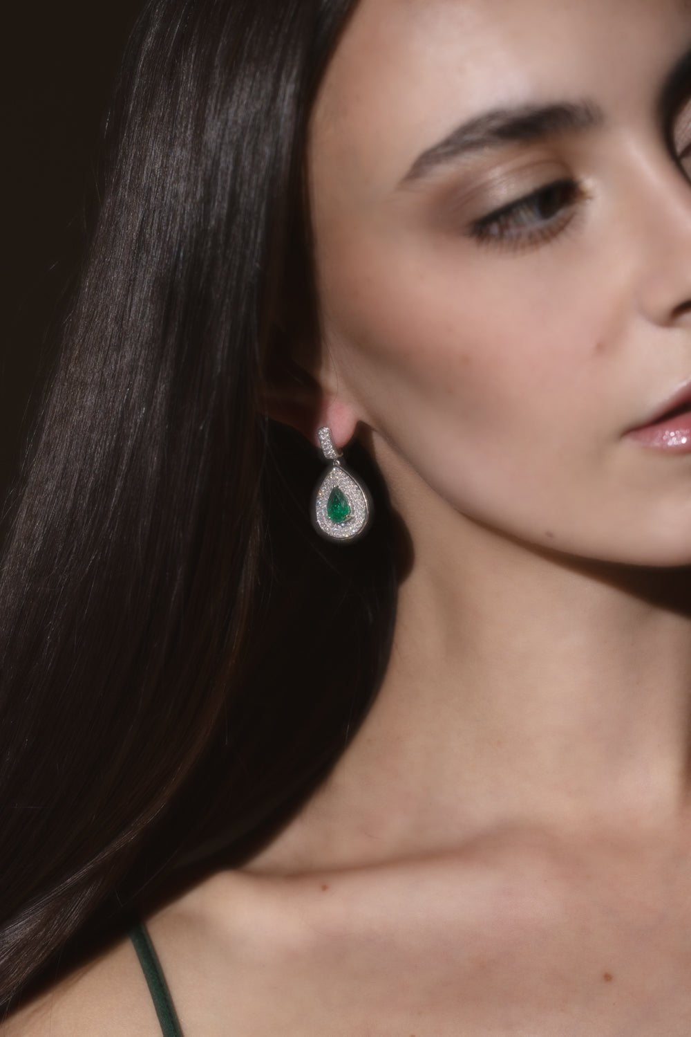 Royale Emerald Diamond Earrings JEWELRYFINE JEWELEARRING SABOO FINE JEWELS   