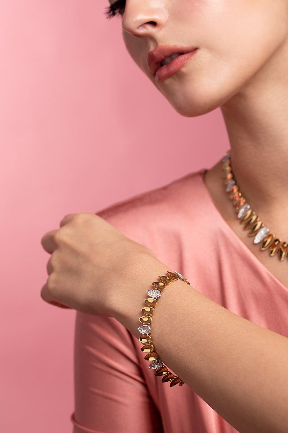 SUTRA-Diamond Kashmir Bracelet-YELLOW GOLD