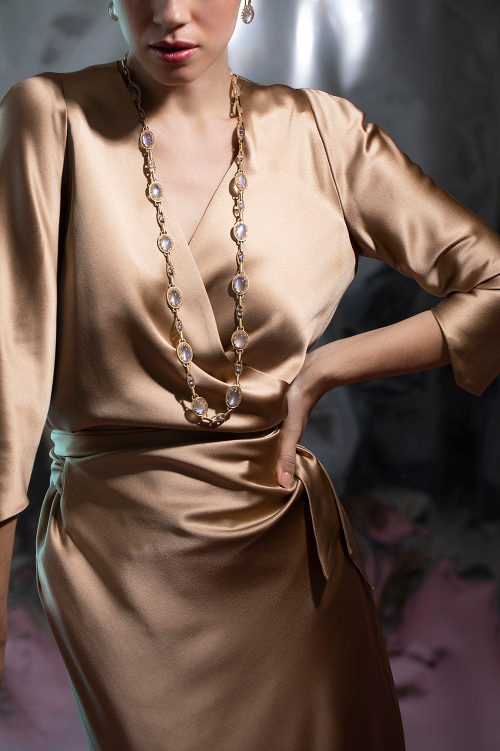 SUTRA-Moonstone Necklace-YELLOW GOLD