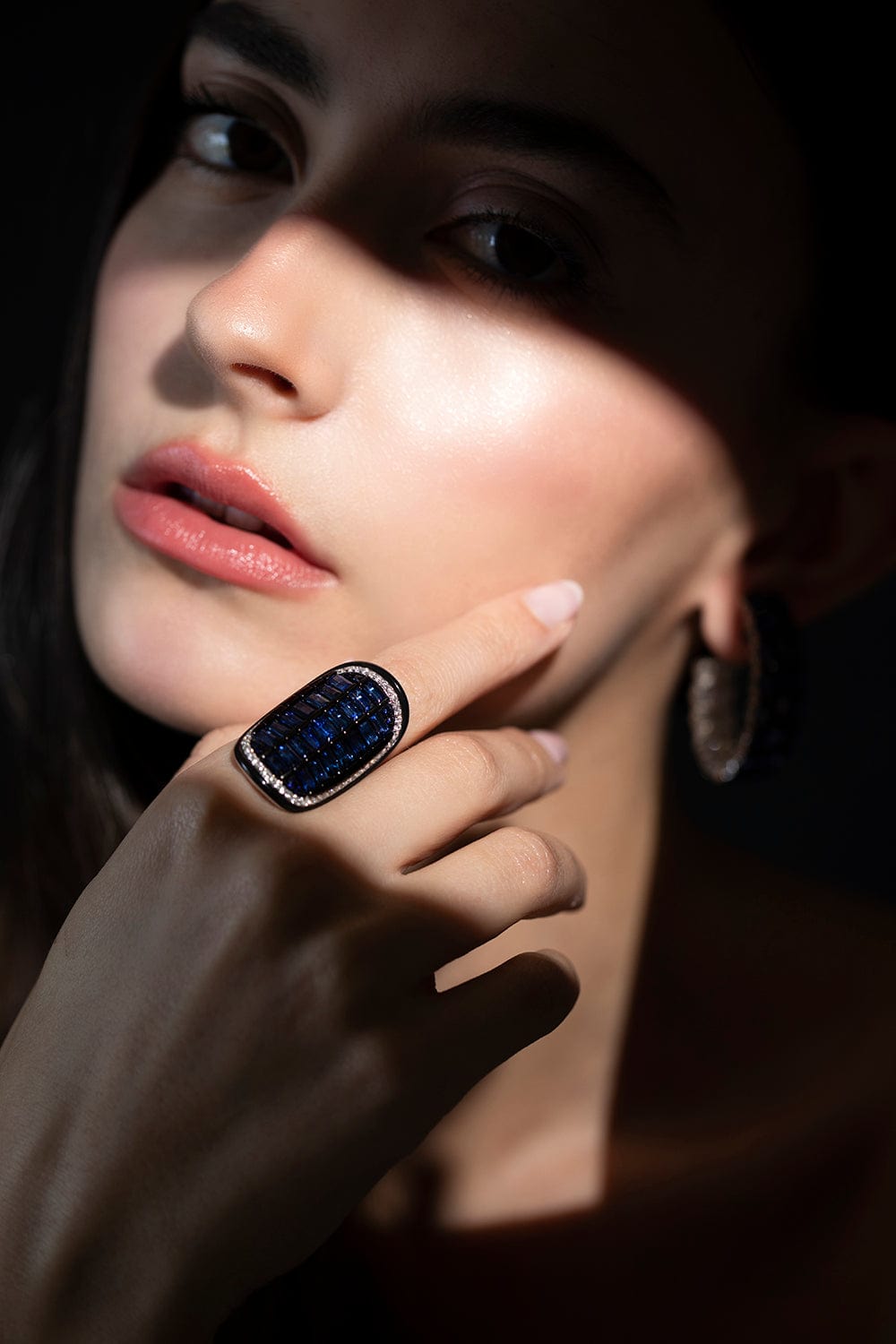 SUTRA-Black Ceramic Blue Sapphire Ring-WHITE GOLD