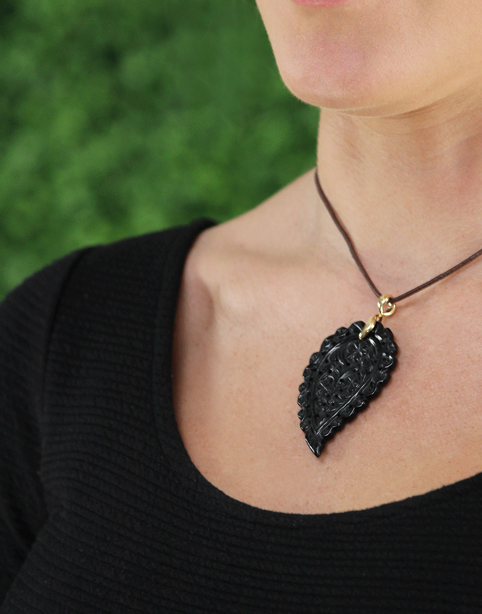 TAMARA COMOLLI-Large Black Onyx Carved India Pendant-YELLOW GOLD