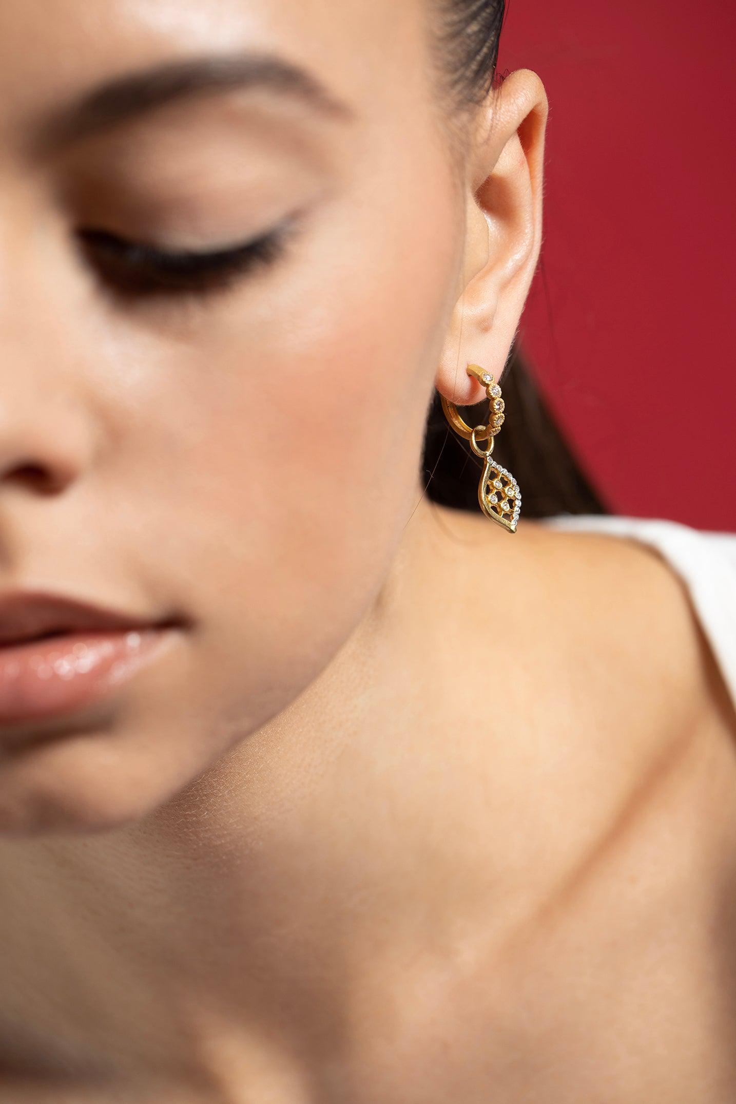 TANYA FARAH-Neoclassic Small Oval Ear Charms-YELLOW GOLD