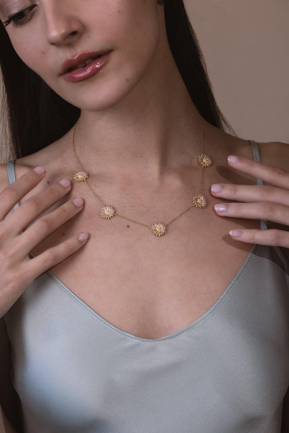 TANYA FARAH-Five Diamond Daisy Necklace-YELLOW GOLD