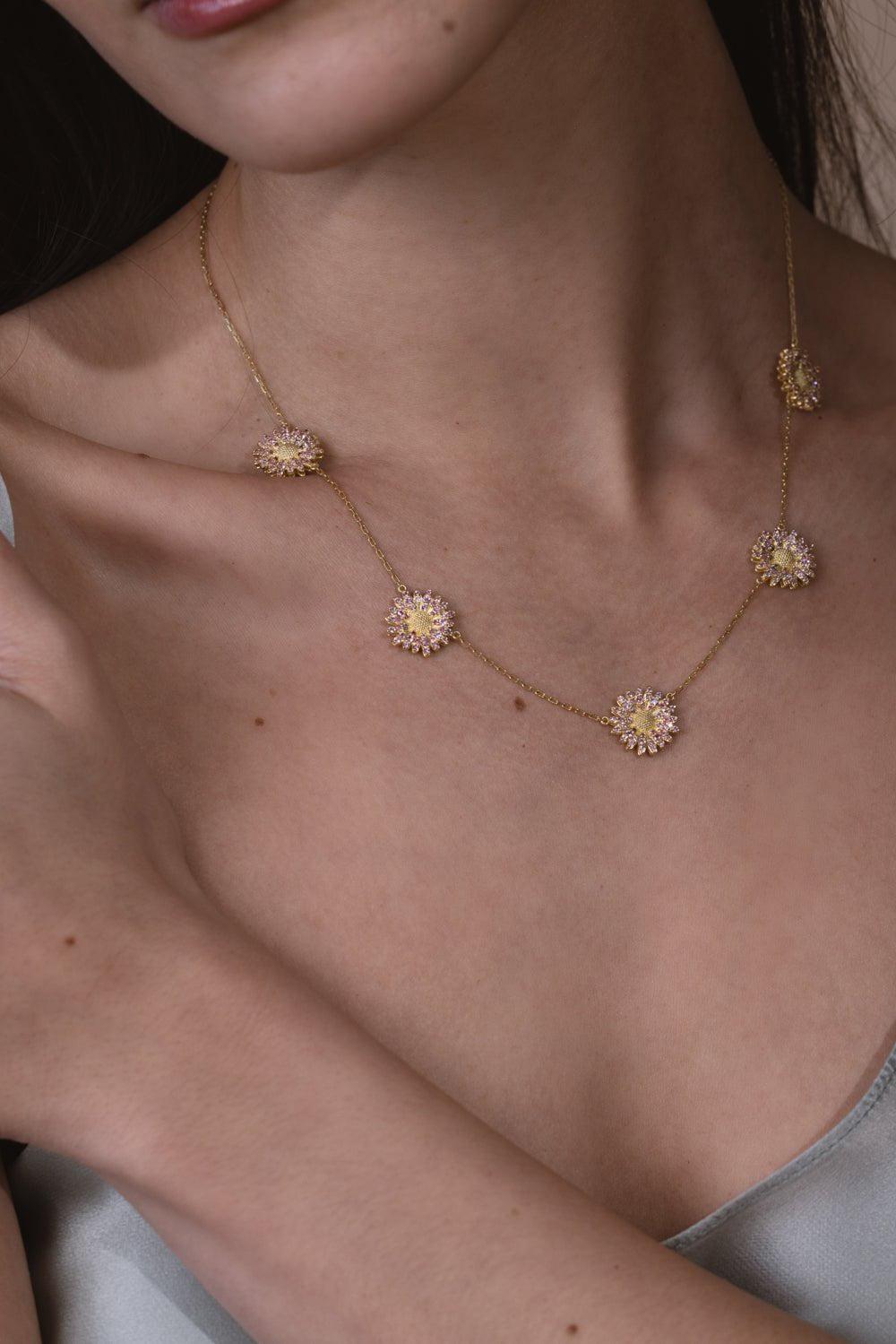 TANYA FARAH-Five Diamond Daisy Necklace-YELLOW GOLD