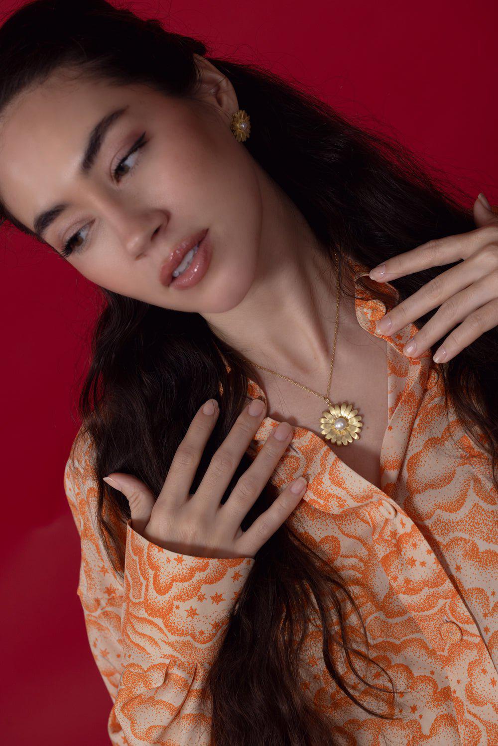 TANYA FARAH-Daisy Pearl Large Charm-YELLOW GOLD