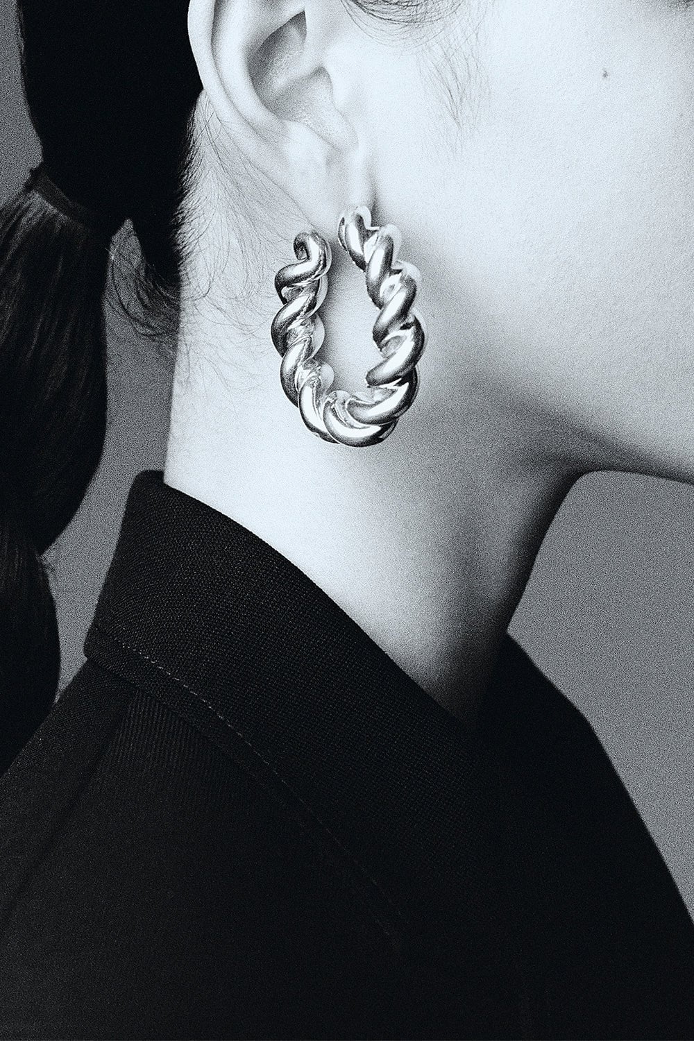 UNCOMMON MATTERS-Twist Hoops - Gold-GOLD