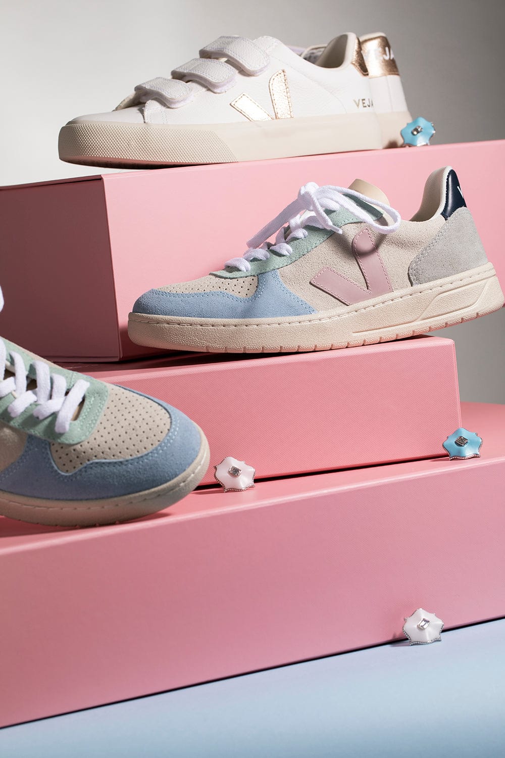 VEJA-V-10 Suede Sneaker-