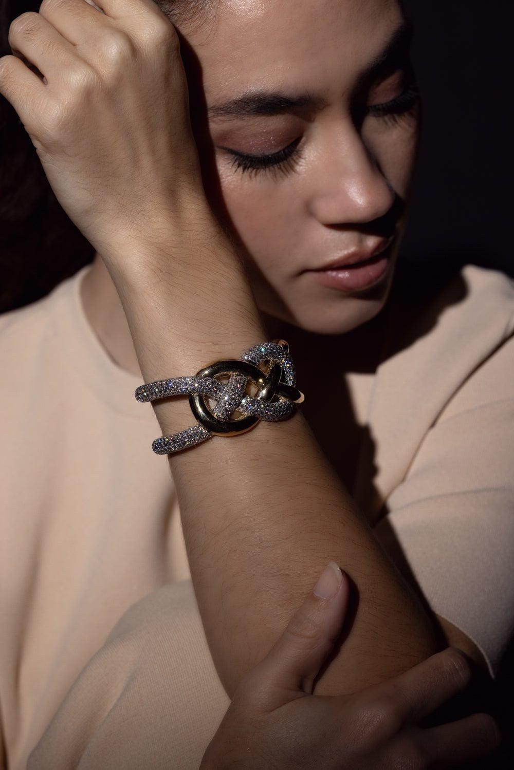 VERDURA-Infinity Knot Diamond Bracelet-YELLOW GOLD