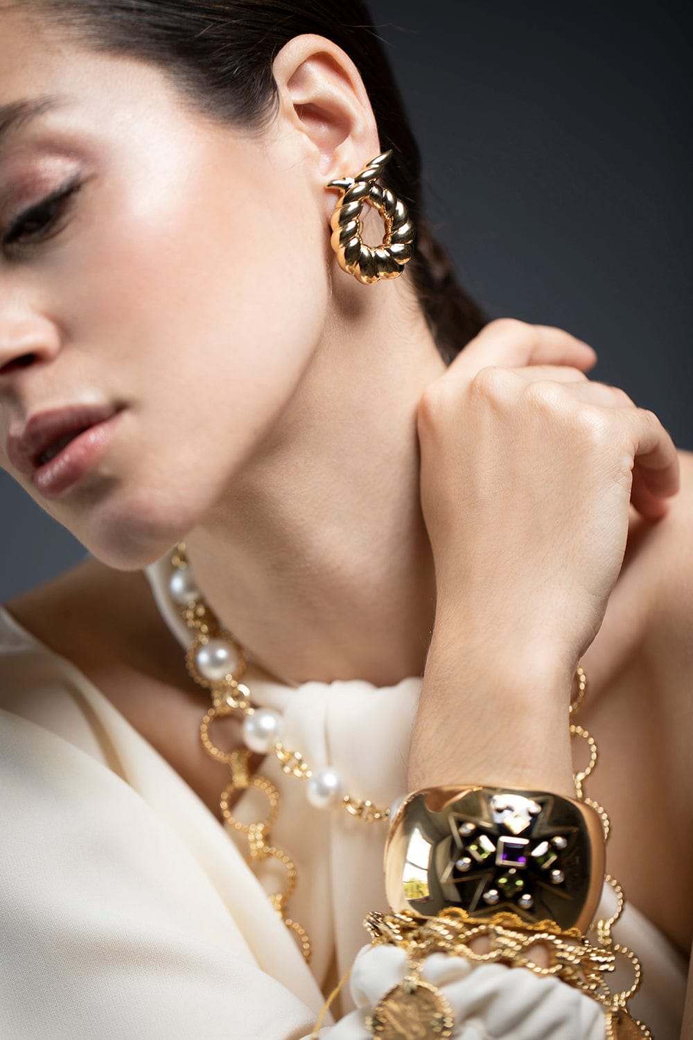 VERDURA-Twisted Horn Earclips-YELLOW GOLD