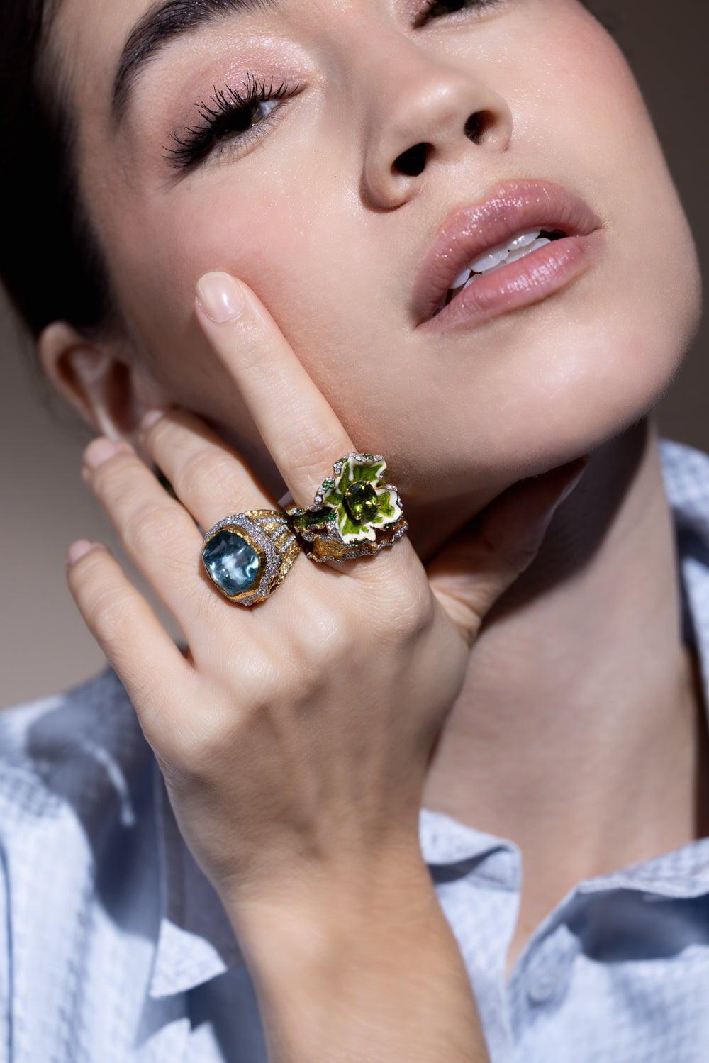VICTOR VELYAN-Peridot Flower Ring-YELLOW GOLD