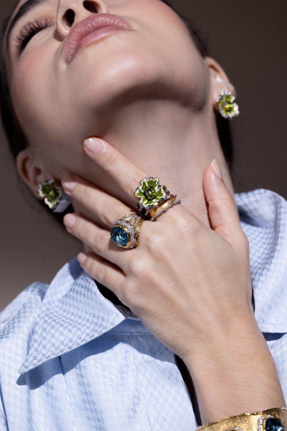VICTOR VELYAN-Peridot Flower Ring-YELLOW GOLD