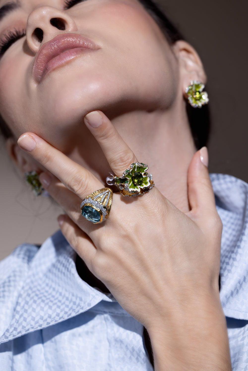 VICTOR VELYAN-Peridot Flower Ring-YELLOW GOLD