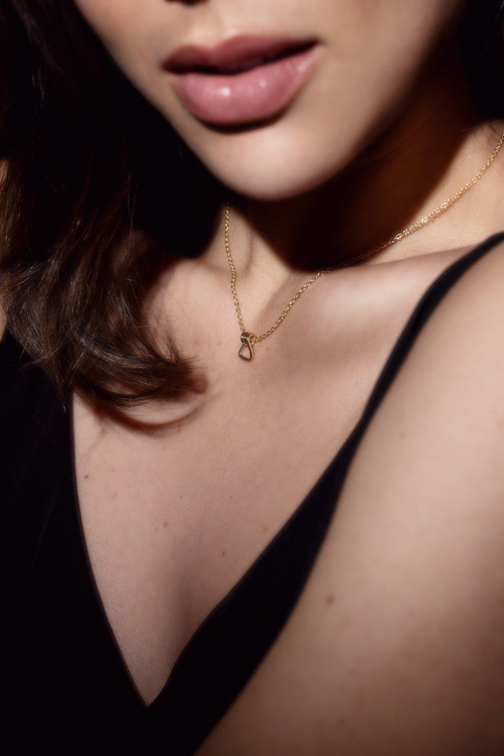 WALTERS FAITH-Huxley Coil Link Pendant Necklace-