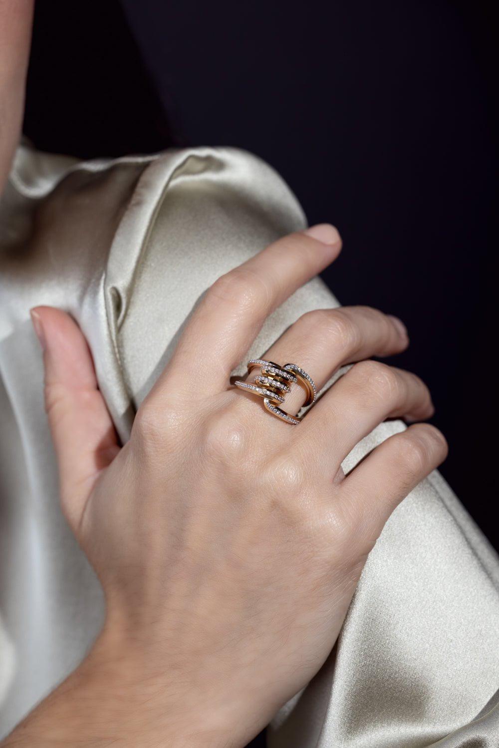 WALTERS FAITH-Huxley Diamond Single Coil Link Ring-