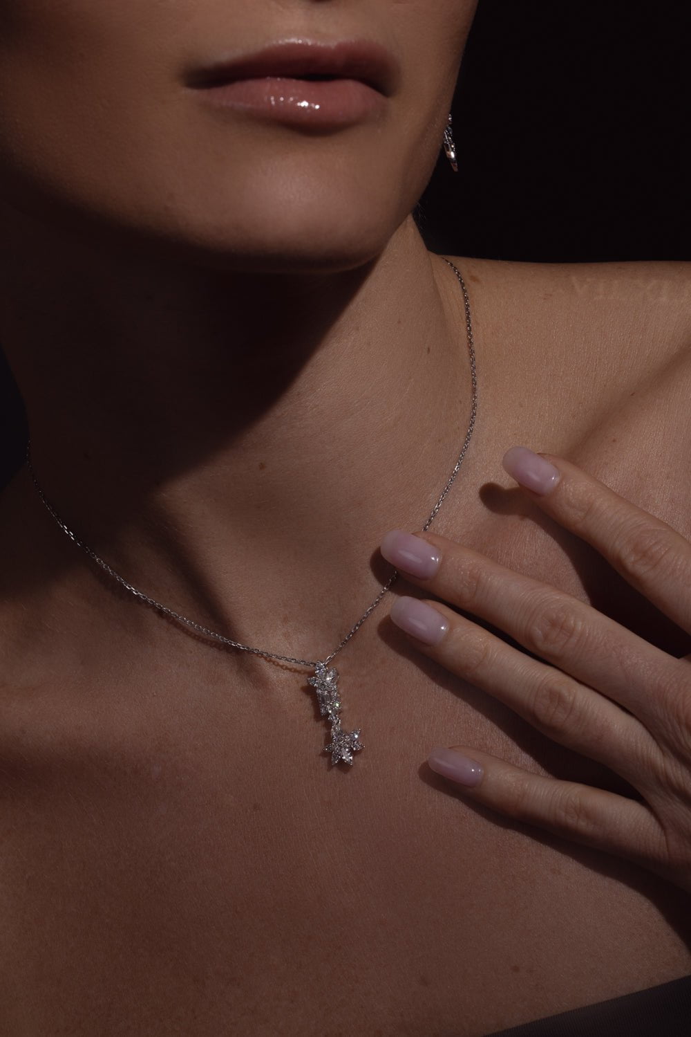YEPREM JEWELLERY-Y-Not Flower Drop Pendant Necklace-WHITE GOLD
