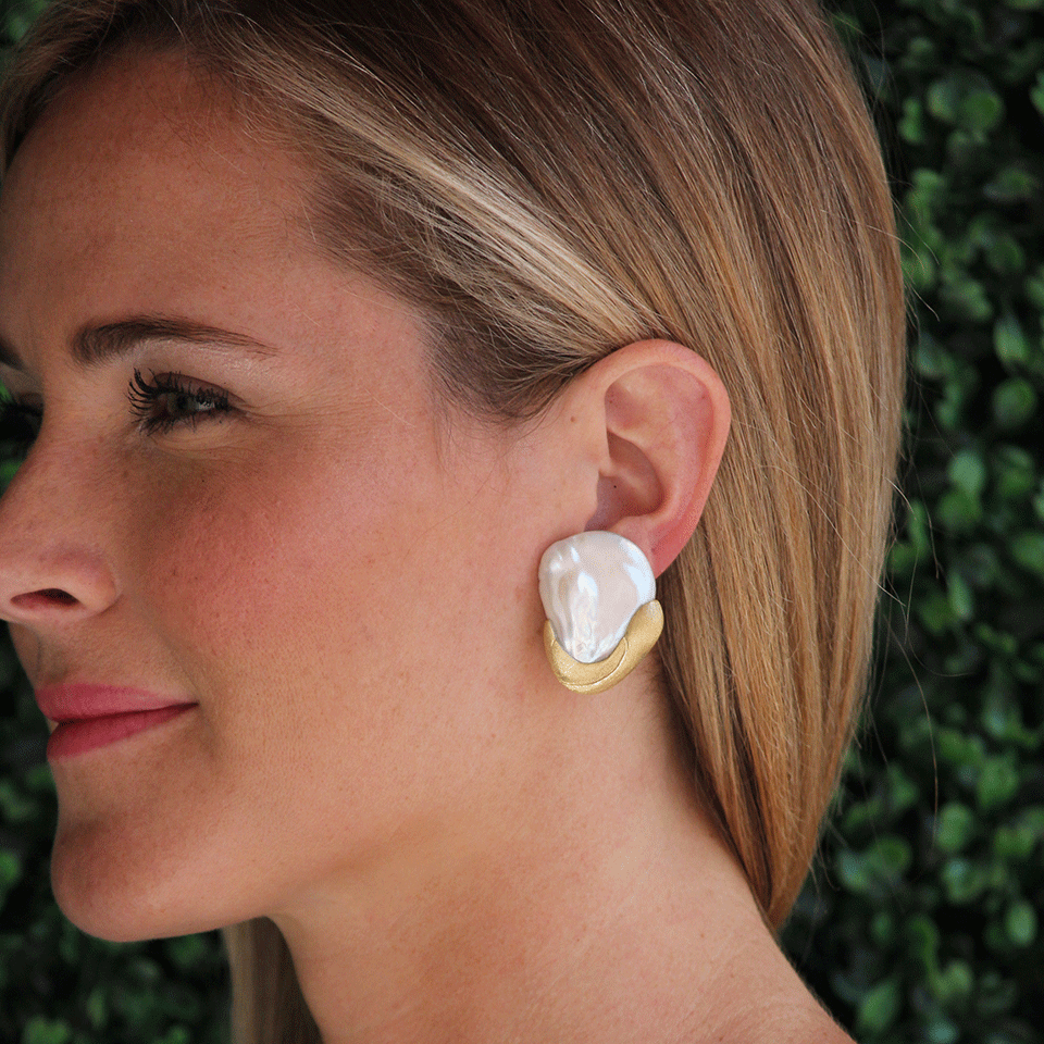 YVEL-Baroque Freshwater Pearl Earrings-YELLOW GOLD