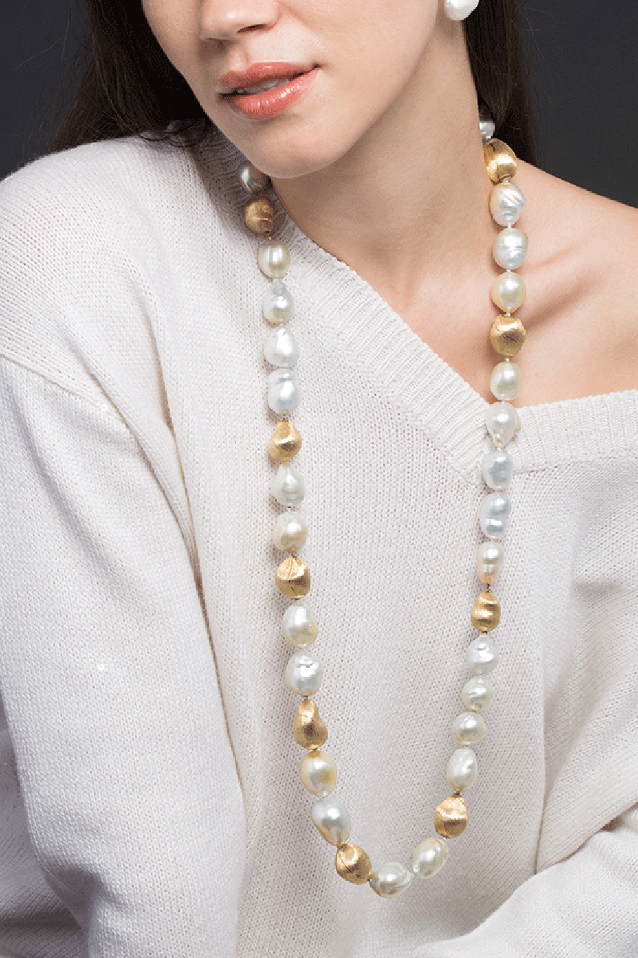 YVEL-Baroque Pearl Necklace-YELLOW GOLD