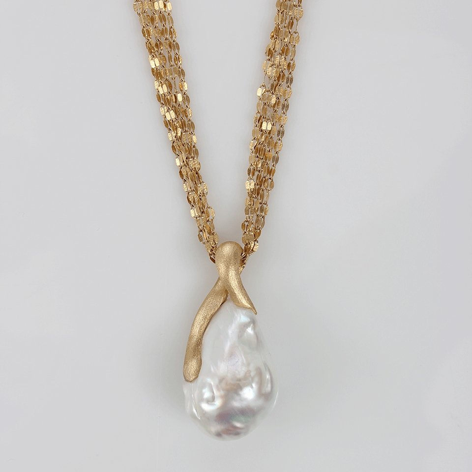 YVEL-White Baroque Freshwater Pendant Necklace-YELLOW GOLD